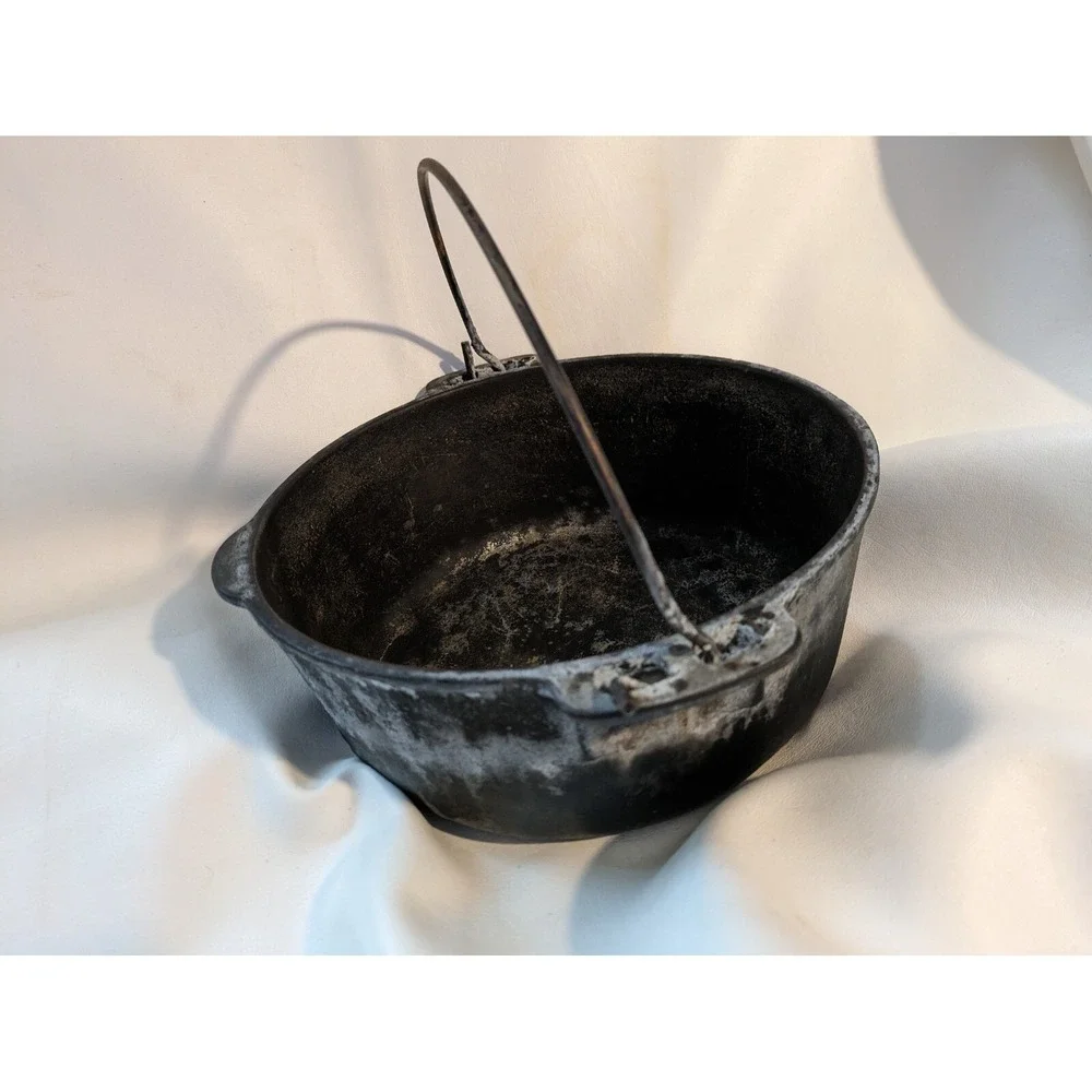 Wagner Ware Cast Iron No 8 Round Roaster 5 Quart Handle USA Post 1963 No Lid